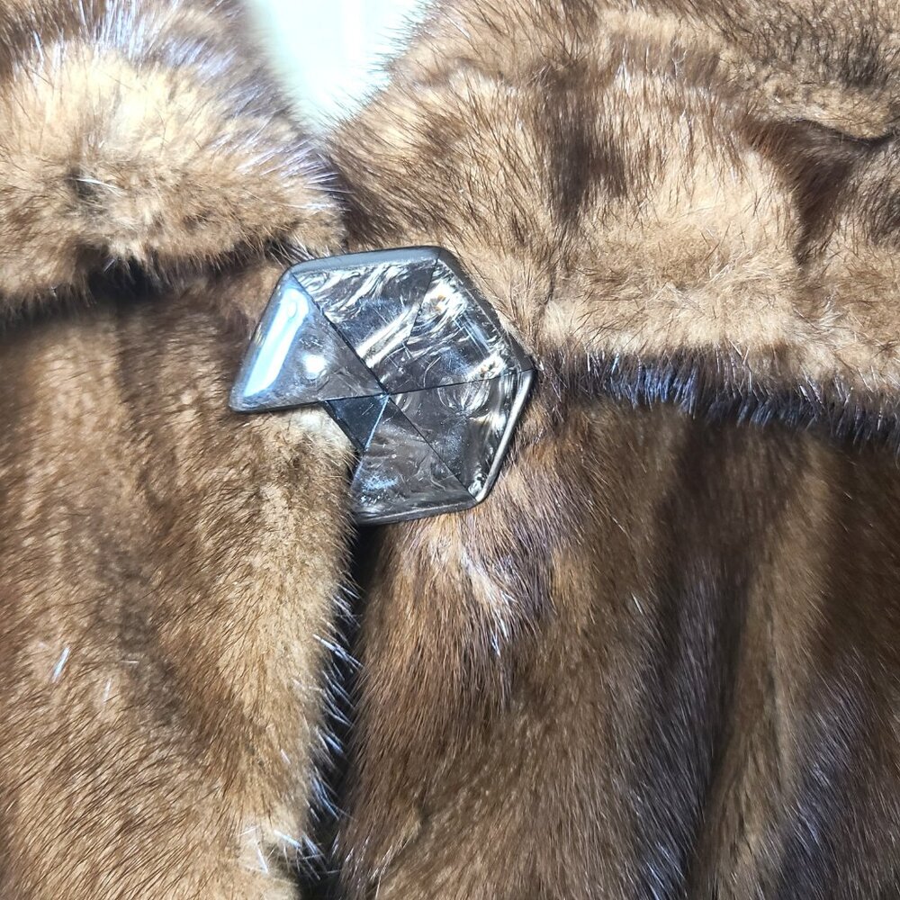 Adriana Furs Genuine Fur Coat – Made in Canada – Size 10–14 (Roomy) – Excellent - Picture 3 of 16